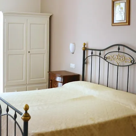 Affittacamere San Francesco Gæstehus 3*